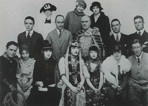 Triangle (front row from l.) Douglas Fairbanks, Bessie Love, Constance Talmadge, Constance Collier, Lillian Gish, Fay Tincher, DeWolf Hopper (second row from l.) Robert Harron, Harry Aitken, Sir Herbert Tree, Owen Moore, Wilfred Lucas (back row from l.) Dorothy Gish, Seena Owen, Norma Talmadge