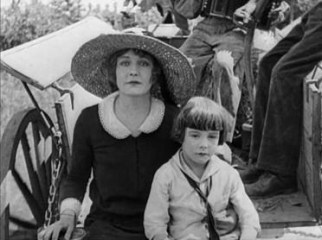 tumblr_lvlp64zd7V1r7axuko1_500