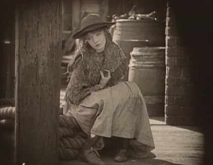 Lillian Gish as Lucy Barrows in Broken Blossoms